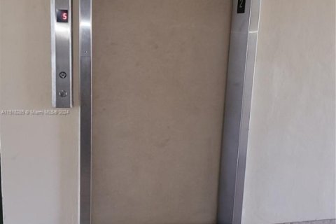 Снять в аренду квартиру в Халландейл-Бич, Флорида 2 спальни, 101.45м2, № 1984978 - фото 6