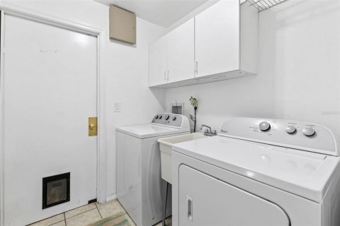 House in Port Orange, Florida 3 bedrooms, 153.29 sq.m. № 1914515 - photo 26