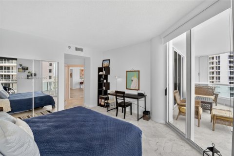 Condominio en venta en Aventura, Florida, 2 dormitorios, 203.46 m2 № 1960439 - foto 24