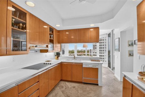 Condominio en venta en Aventura, Florida, 2 dormitorios, 203.46 m2 № 1960439 - foto 10