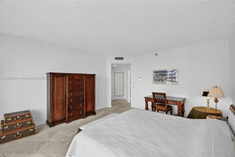Condominio en venta en Aventura, Florida, 2 dormitorios, 203.46 m2 № 1960439 - foto 19