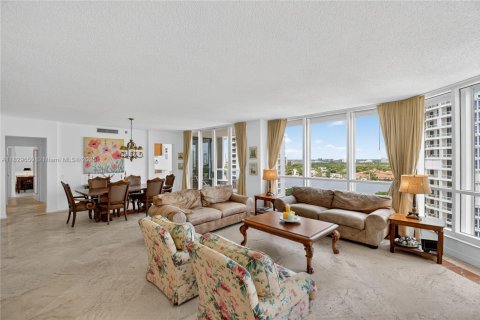 Condominio en venta en Aventura, Florida, 2 dormitorios, 203.46 m2 № 1960439 - foto 3