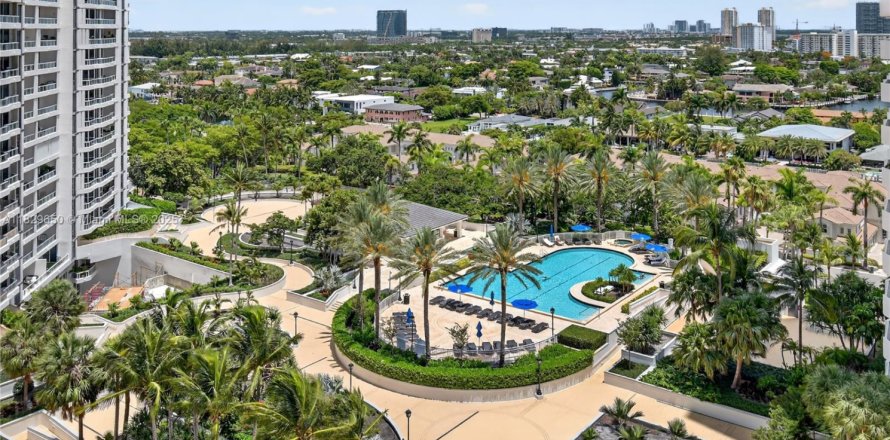 Condominio en Aventura, Florida, 2 dormitorios № 1960439
