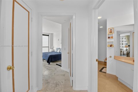 Condominio en venta en Aventura, Florida, 2 dormitorios, 203.46 m2 № 1960439 - foto 25