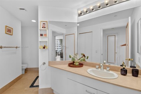 Condominio en venta en Aventura, Florida, 2 dormitorios, 203.46 m2 № 1960439 - foto 26