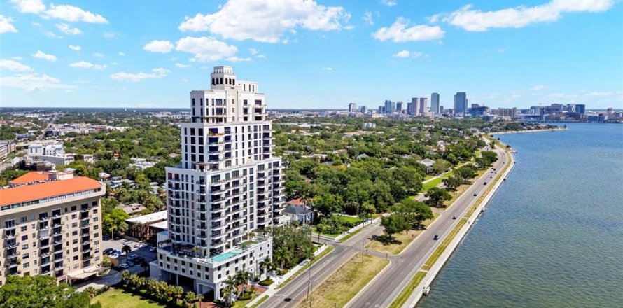 Condominio en Tampa, Florida, 2 dormitorios  № 2139725