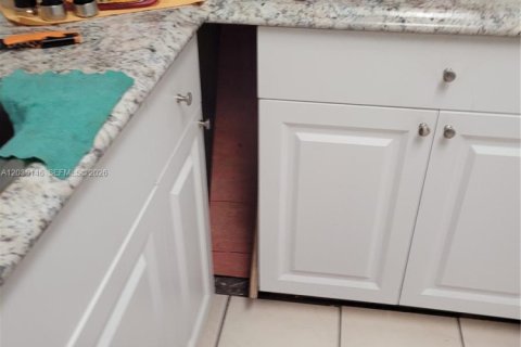 Купить кондоминиум в Хайалиа, Флорида 2 спальни, 112.41м2, № 2242575 - фото 7