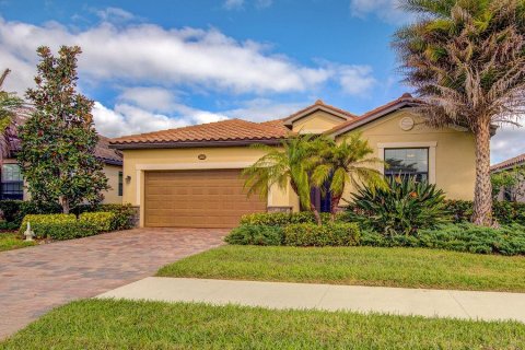 House in Venice, Florida 4 bedrooms, 188.78 sq.m. № 1851205 - photo 1
