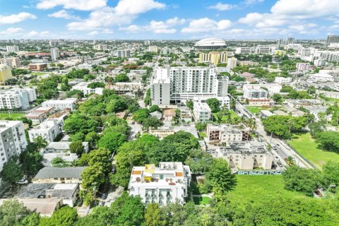 Купить коммерческую недвижимость в Майами, Флорида № 1944667 - фото 4