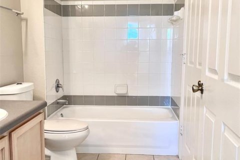 Condominio en alquiler en Orlando, Florida, 4 dormitorios, 138.33 m2 № 1852605 - foto 23