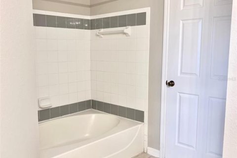Condominio en alquiler en Orlando, Florida, 4 dormitorios, 138.33 m2 № 1852605 - foto 19