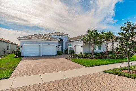 House in Wimauma, Florida 3 bedrooms, 285.4 sq.m. № 1545674 - photo 1