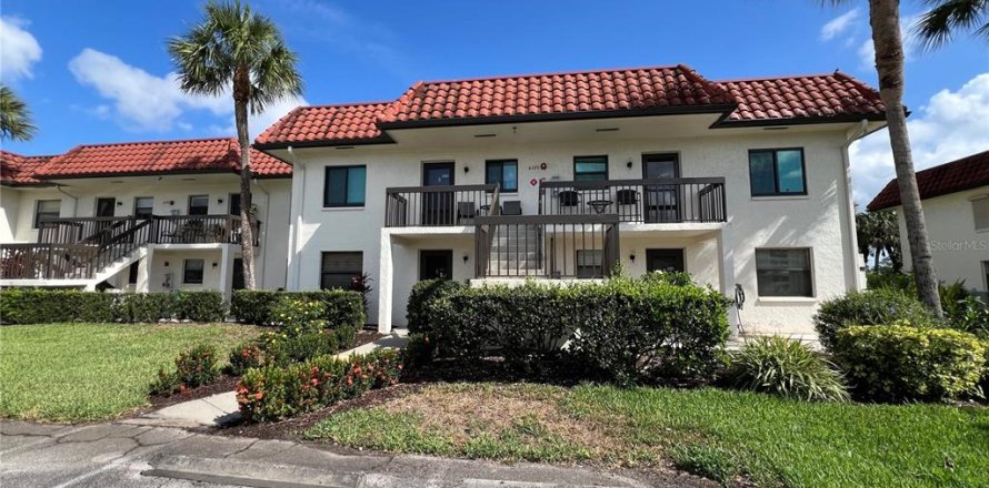 Condo in Naples, Florida, 2 bedrooms № 1754920
