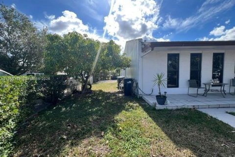 Villa ou maison à vendre à Miami, Floride: 3 chambres, 94.3 m2 № 2011069 - photo 4