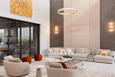 House in Miami, Florida 6 bedrooms, 747.86 sq.m. № 2053012 - photo 24