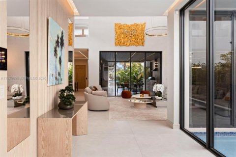 House in Miami, Florida 6 bedrooms, 747.86 sq.m. № 2053012 - photo 18