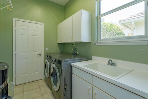 Casa en venta en Orlando, Florida, 3 dormitorios, 240.15 m2 № 1917343 - foto 24