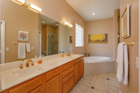 Casa en venta en Orlando, Florida, 3 dormitorios, 240.15 m2 № 1917343 - foto 18