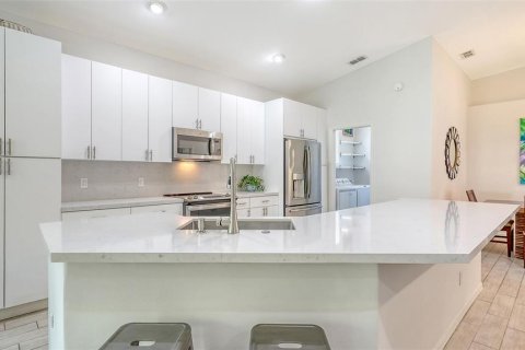 House in Lakewood Ranch, Florida 3 bedrooms, 179.12 sq.m. № 1737445 - photo 12