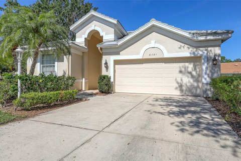 House in Lakewood Ranch, Florida 3 bedrooms, 179.12 sq.m. № 1737445 - photo 1