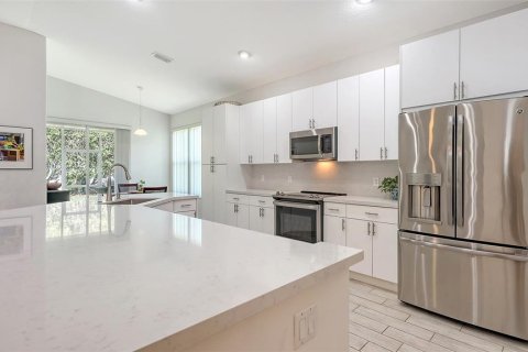 House in Lakewood Ranch, Florida 3 bedrooms, 179.12 sq.m. № 1737445 - photo 17