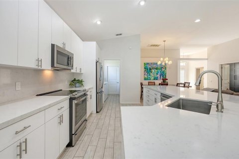 House in Lakewood Ranch, Florida 3 bedrooms, 179.12 sq.m. № 1737445 - photo 15