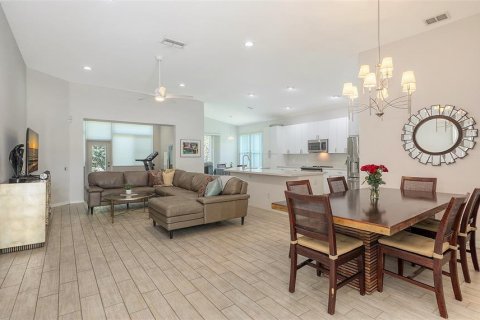 House in Lakewood Ranch, Florida 3 bedrooms, 179.12 sq.m. № 1737445 - photo 4