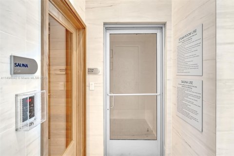 Купить кондоминиум в Санни-Айлс-Бич, Флорида 4 спальни, 297.66м2, № 1973418 - фото 13