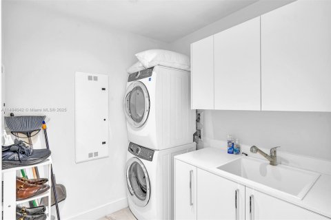 Купить кондоминиум в Санни-Айлс-Бич, Флорида 4 спальни, 297.66м2, № 1973418 - фото 29