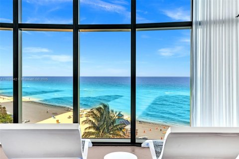 Купить кондоминиум в Санни-Айлс-Бич, Флорида 4 спальни, 297.66м2, № 1973418 - фото 15