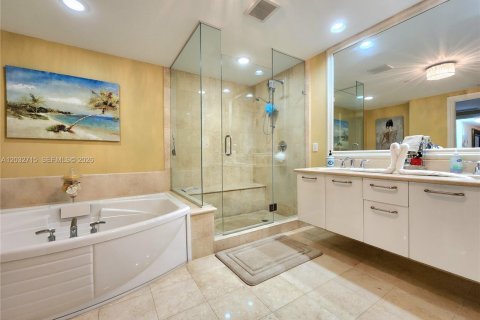 Condo in Hollywood, Florida, 3 bedrooms  № 2087166 - photo 14
