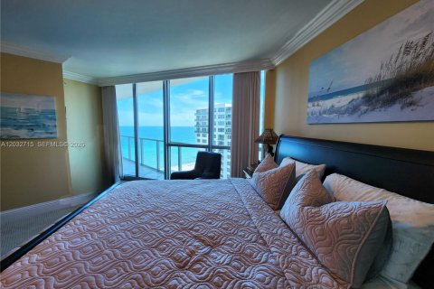 Condo in Hollywood, Florida, 3 bedrooms  № 2087166 - photo 18