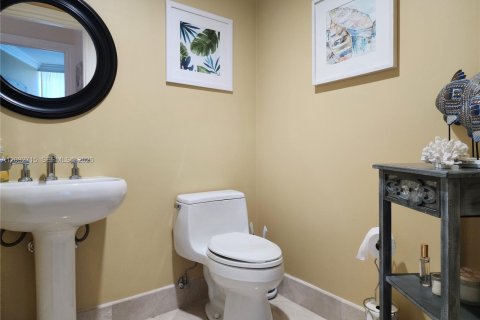 Condo in Hollywood, Florida, 3 bedrooms  № 2087166 - photo 26
