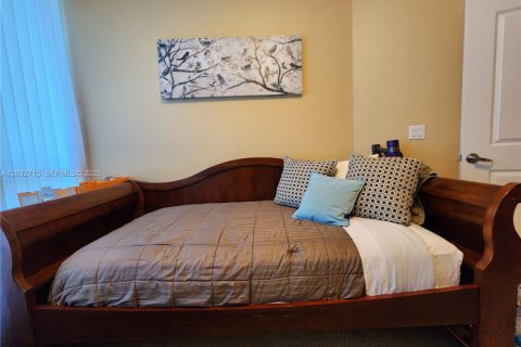 Condo in Hollywood, Florida, 3 bedrooms  № 2087166 - photo 23