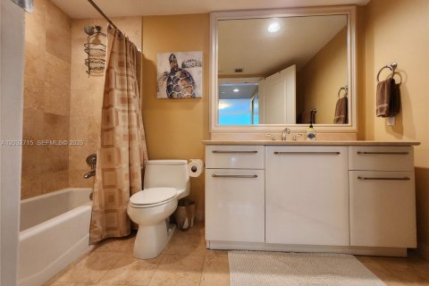 Condo in Hollywood, Florida, 3 bedrooms  № 2087166 - photo 19
