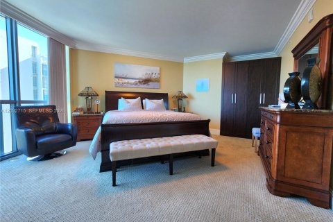 Condo in Hollywood, Florida, 3 bedrooms  № 2087166 - photo 12
