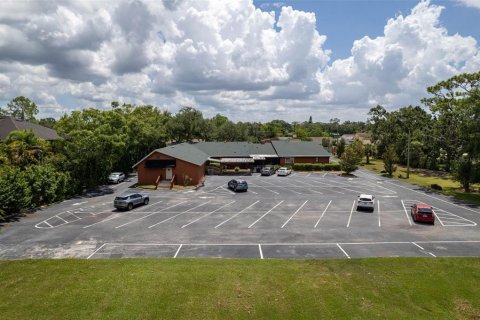 Propiedad comercial en alquiler en Tampa, Florida, 720.46 m2 № 1872939 - foto 24
