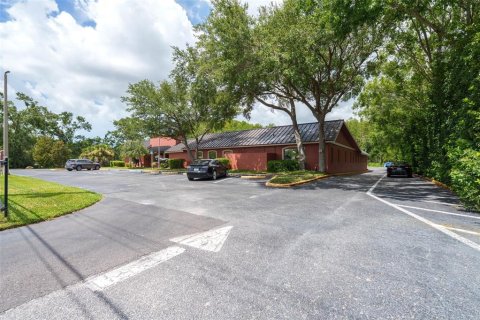 Immobilier commercial à louer à Tampa, Floride: 720.46 m2 № 1872939 - photo 25