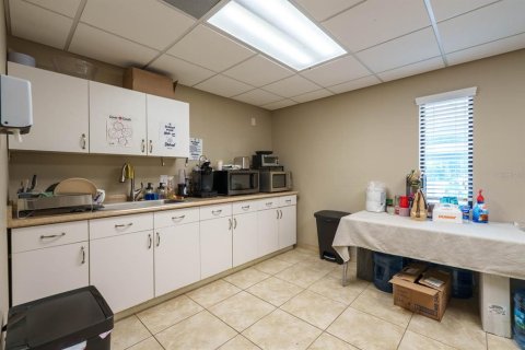 Immobilier commercial à louer à Tampa, Floride: 720.46 m2 № 1872939 - photo 28