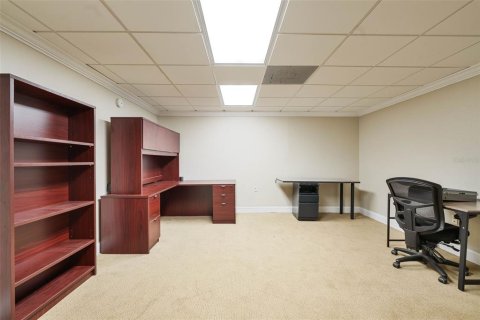 Propiedad comercial en alquiler en Tampa, Florida, 720.46 m2 № 1872939 - foto 10