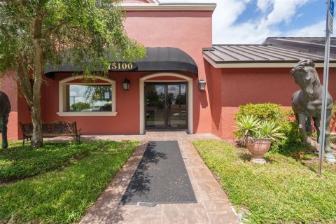 Immobilier commercial à louer à Tampa, Floride: 720.46 m2 № 1872939 - photo 18