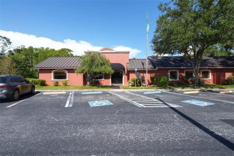 Immobilier commercial à louer à Tampa, Floride: 720.46 m2 № 1872939 - photo 22