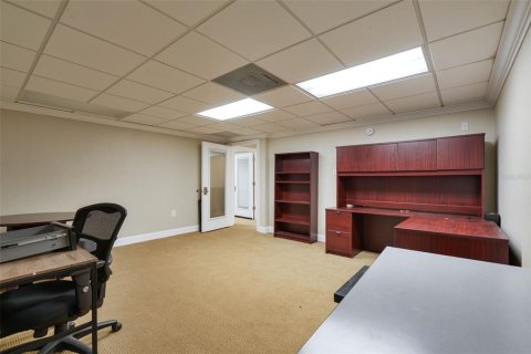 Immobilier commercial à louer à Tampa, Floride: 720.46 m2 № 1872939 - photo 12