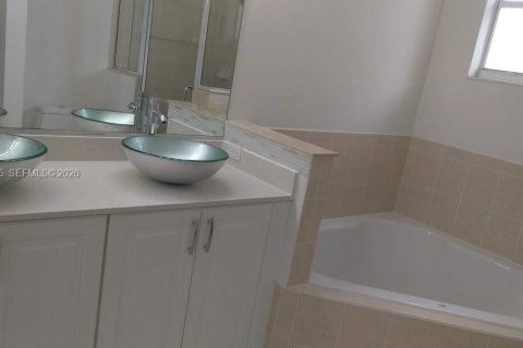 Adosado en alquiler en Cutler Bay, Florida, 4 dormitorios, 159.79 m2 № 1997524 - foto 20