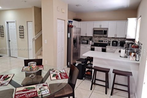 Adosado en alquiler en Cutler Bay, Florida, 4 dormitorios, 159.79 m2 № 1997524 - foto 8