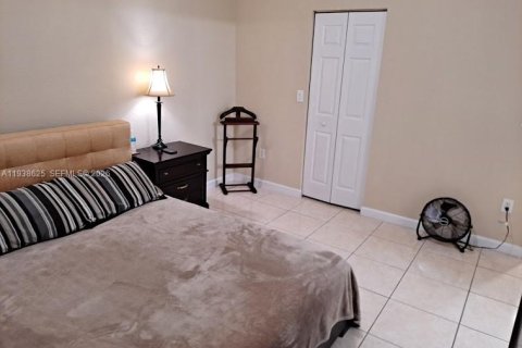 Adosado en alquiler en Cutler Bay, Florida, 4 dormitorios, 159.79 m2 № 1997524 - foto 10