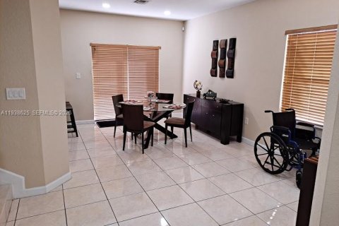 Adosado en alquiler en Cutler Bay, Florida, 4 dormitorios, 159.79 m2 № 1997524 - foto 5