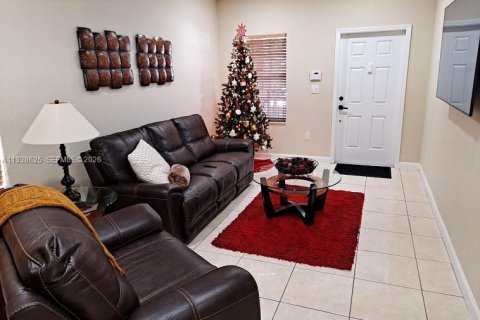 Adosado en alquiler en Cutler Bay, Florida, 4 dormitorios, 159.79 m2 № 1997524 - foto 4