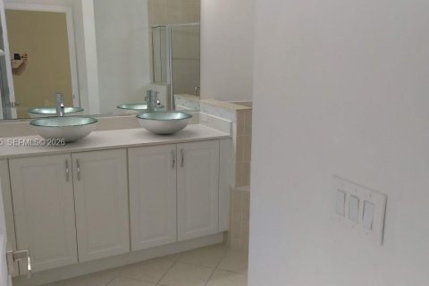 Adosado en alquiler en Cutler Bay, Florida, 4 dormitorios, 159.79 m2 № 1997524 - foto 19