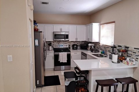 Adosado en alquiler en Cutler Bay, Florida, 4 dormitorios, 159.79 m2 № 1997524 - foto 6